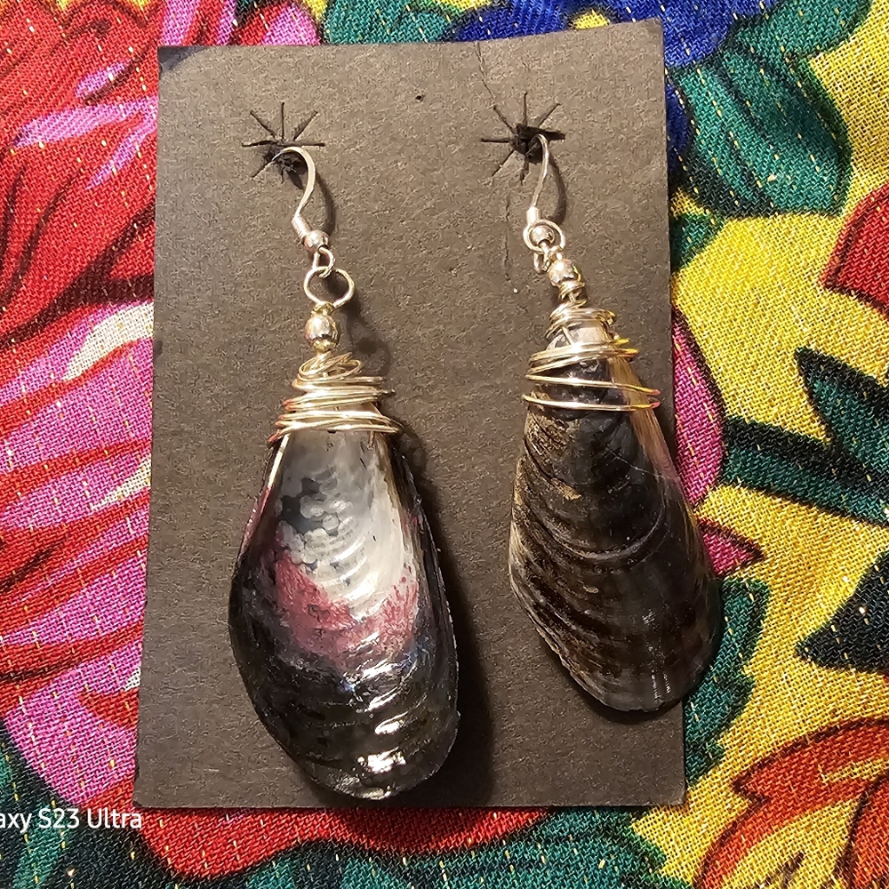 Native American Purple Shell Earrings. Handmade.